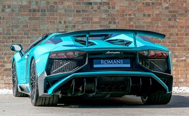 Lamborghini Aventador SV LP750-4 Roadster 3