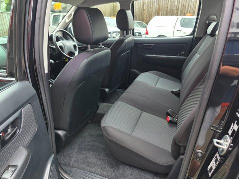 Toyota Hilux ACTIVE 4X4 D-4D DCB 17