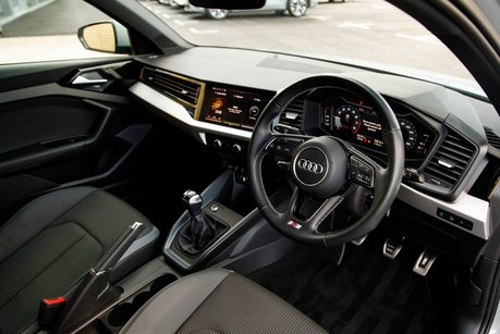 Audi A1 SPORTBACK TFSI S LINE