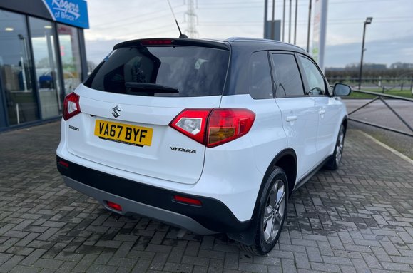 Suzuki Vitara 1.6 SZ-T AUTOMATIC 9