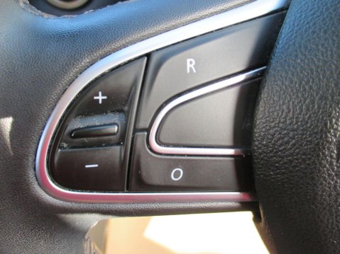 Renault Kadjar 1.3 TCe Iconic Euro 6 (s/s) 5dr 33