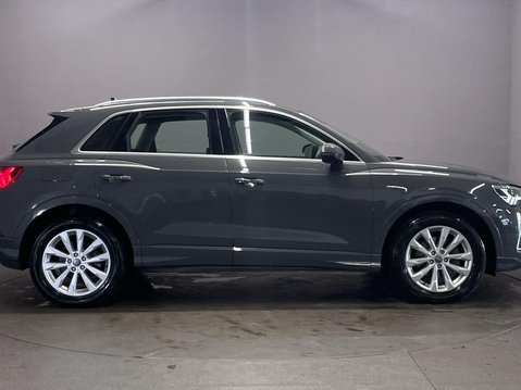 Audi Q3 1.5 TFSI CoD 35 Sport SUV 5dr Petrol Manual Euro 6 (s/s) (150 ps) 9