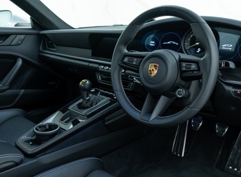 Porsche 911 GT3 Touring (992) 10