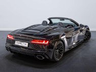 Audi R8 5.2 FSI V10 Spyder 2dr Petrol S Tronic quattro Euro 6 (s/s) (570 ps) 43