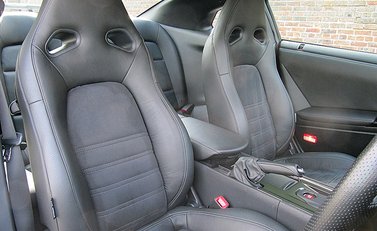 Nissan GT-R Premium Edition 8