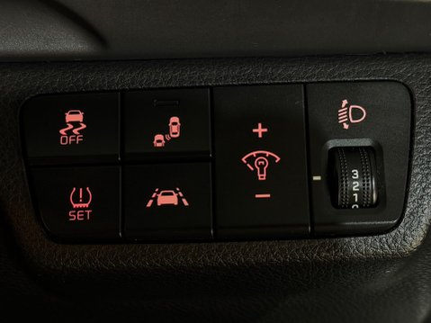 Kia Stonic CRDI FIRST EDITION 21