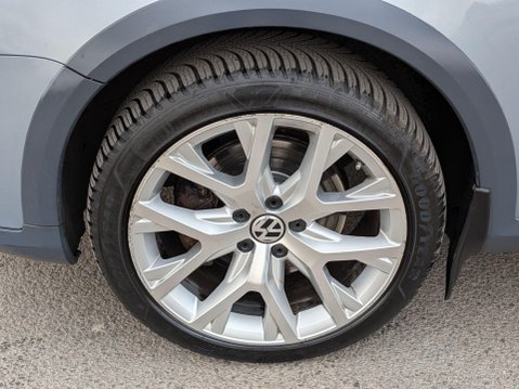 Volkswagen Passat 2.0 TDI BlueMotion Tech Alltrack DSG 4Motion Euro 5 (s/s) 5dr 24