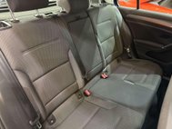 Volkswagen Golf 1.6 TDI SE Nav Hatchback 5dr Diesel DSG Euro 6 (s/s) (115 ps) 33