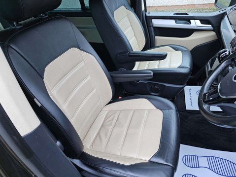 Volkswagen Caravelle 2.0 BiTDI BlueMotion Tech Executive MPV 5dr Diesel DSG 4Motion Euro 6 (s/s) 22