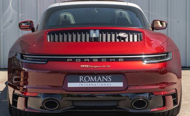Porsche 911 (992) Targa 4S Heritage Design Edition 5