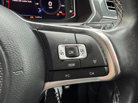 Volkswagen Tiguan R-LINE TECH TSI EVO DSG 28