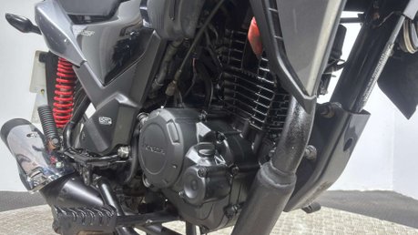 Honda CB 2021 17k NEW MOT GREAT CONDITION 125CC LEARNER BIKE CBF125 41