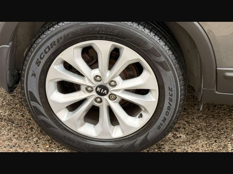 Kia Sorento 2.2 Sorento KX-3 Sat Nav CRDi 4x4 Auto 4WD 5dr 13