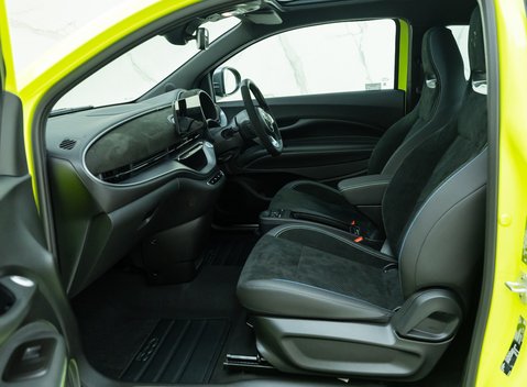 Abarth 500e Scorpionissima 18