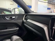 Volvo XC60 2.0 D4 R-Design Pro SUV 5dr Diesel Auto AWD Euro 6 (s/s) (190 ps) 41