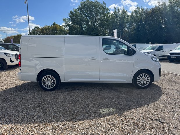 Vauxhall Vivaro LWB L2H1 Low Roof F2900 Air Con EURO 6 5