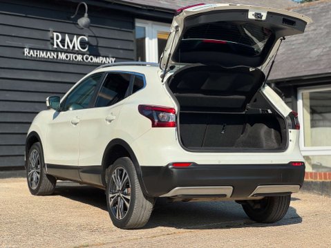 Nissan Qashqai 1.3 DIG-T N-Connecta SUV 5dr Petrol Manual Euro 6 (s/s) (160 ps) 14