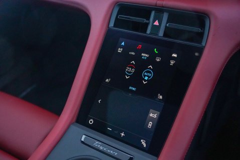 Porsche Taycan Performance Plus 93.4kWh 15