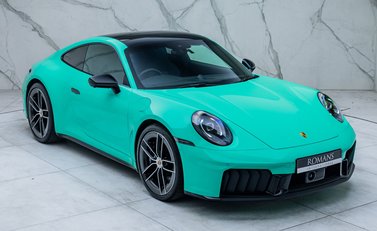 Porsche 911 Carrera GTS (992.2) 11