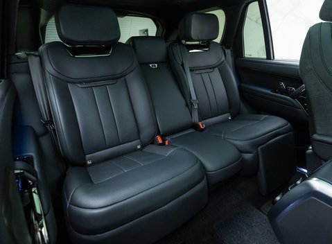 Land Rover Range Rover P530 SV 17