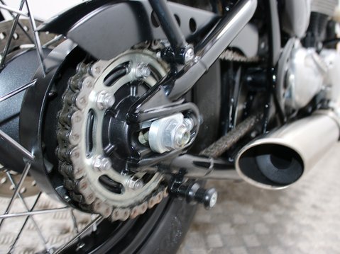 Triumph Bobber BONNEVILLE BOBBER 32