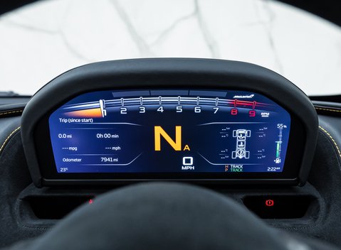 McLaren 765LT Spider 22