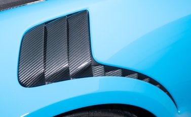 Porsche 911 GT2 RS Weissach (991) 35