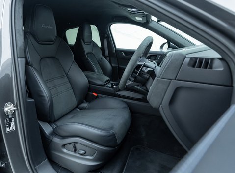 Porsche Cayenne TURBO E-HYBRID GT 14