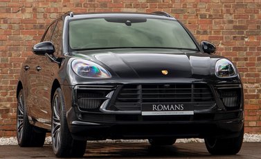 Porsche Macan Turbo 1