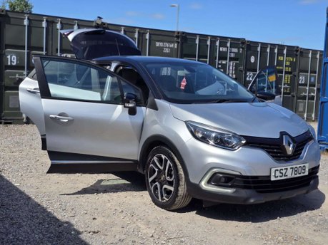 Renault Captur 1.5 dCi ENERGY Iconic SUV 5dr Diesel EDC Euro 6 (s/s) (90 ps) 6
