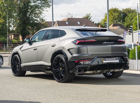Lamborghini Urus SE 3
