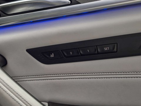 BMW M5 4.4 M5 Auto 4WD 4dr 31