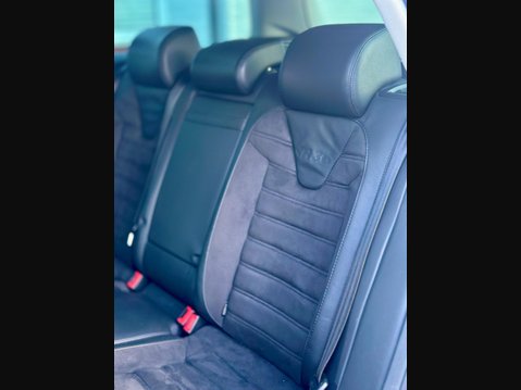 Volkswagen Passat 3.6 FSI V6 R36 DSG 4Motion Euro 5 5dr 19