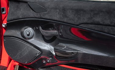 Ferrari 488 Pista 21