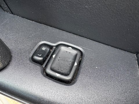 Mazda MX-5 2.0i Sport Tech Roadster Euro 5 2dr 28