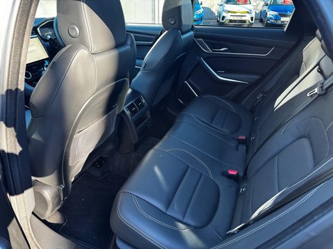 Jaguar F-Pace R-DYNAMIC HSE BLACK 58