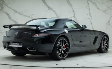 Mercedes-Benz SLS AMG GT FINAL EDITION 7