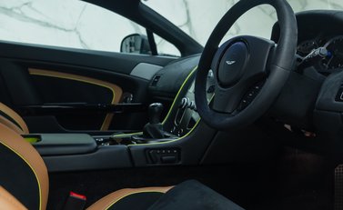 Aston Martin V8 Vantage AMR 13