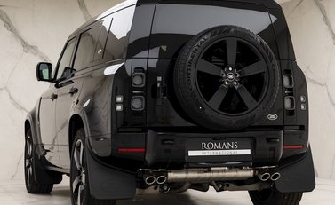 Land Rover Defender 110 V8 3