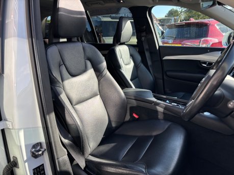 Volvo XC90 2.0 D5 Momentum SUV 5dr Diesel Geartronic 4WD Euro 6 (s/s) (225 ps) 21