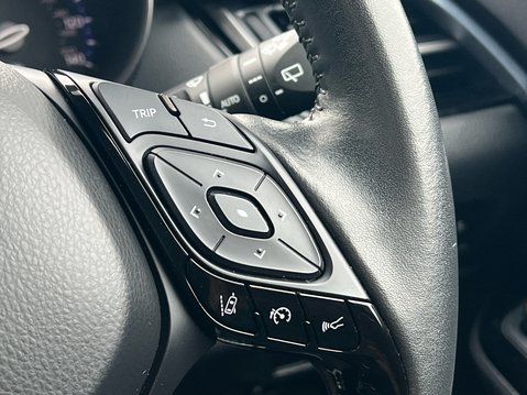 Toyota C-HR DESIGN 30