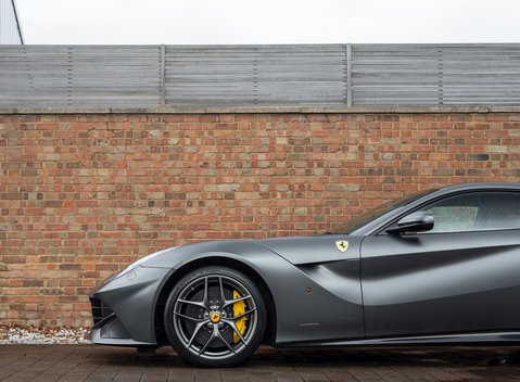 Ferrari F12 Berlinetta 25