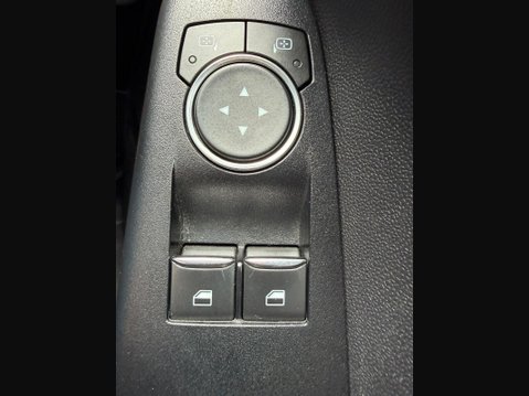 Ford Fiesta 1.0T EcoBoost ST-Line Euro 6 (s/s) 3dr 25