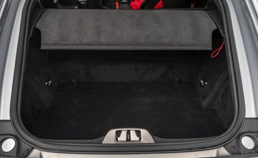 Ferrari 812 Superfast 29