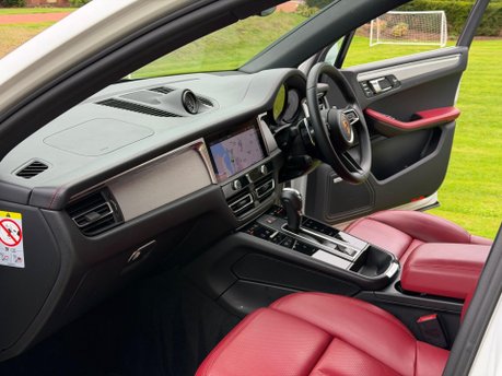 Porsche Macan S PDK 2