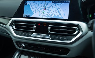 BMW M4 COMPETITION 22