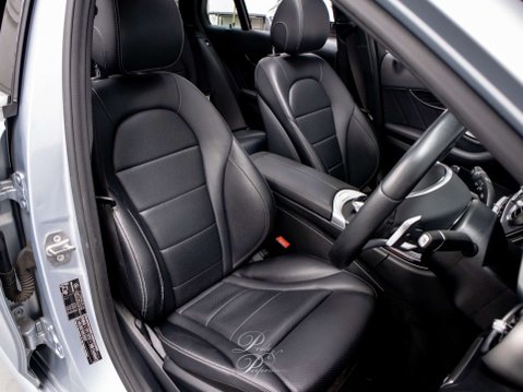 Mercedes-Benz C Class 2.1 C250 D AMG Line Premium+ Auto 5dr 44