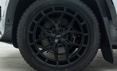 Land Rover Defender 90 V8 P525 URBAN 31