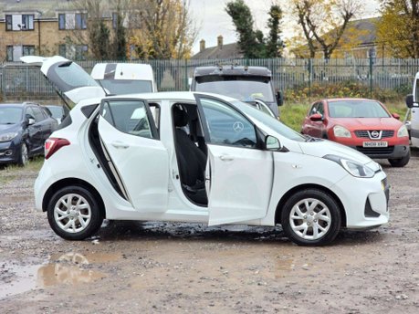 Hyundai i10 1.2 SE Hatchback 5dr Petrol Auto Euro 6 (87 ps) 17