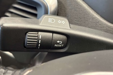 Volvo V40 1.6 T4 SE Lux Nav Hatchback 5dr Petrol Powershift Euro 5 (s/s) (180 ps) 47